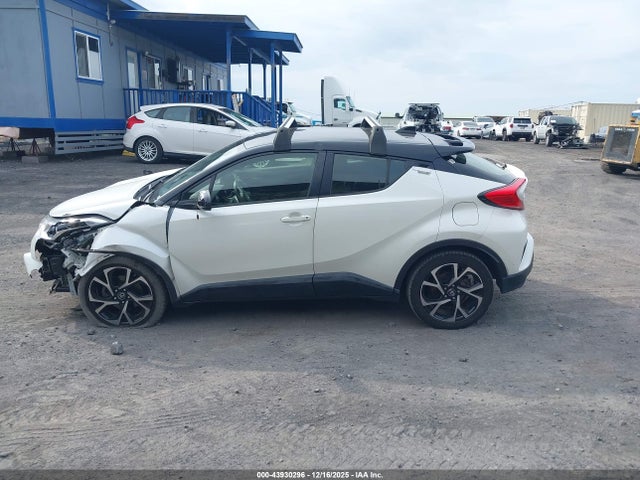 JTNKHMBX0K1026142 Toyota C-HR XLE