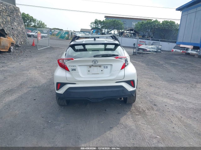 JTNKHMBX0K1026142 Toyota C-HR XLE