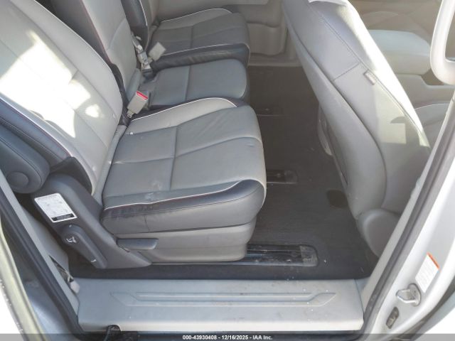 2018 KIA SEDONA KNDMB5C12J6357840 Photo 7