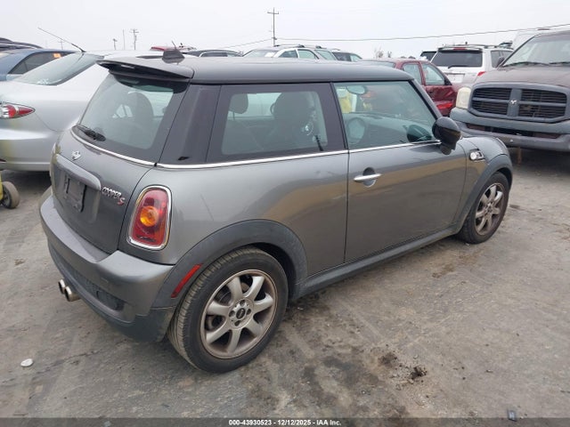 2009 MINI COOPER S WMWMF73549TW85502 Photo 3