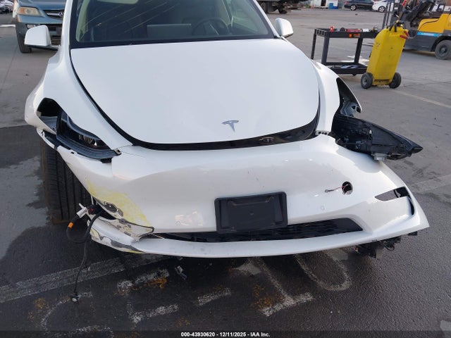 2022 TESLA MODEL Y 7SAYGDEF0NF522223 Photo 5