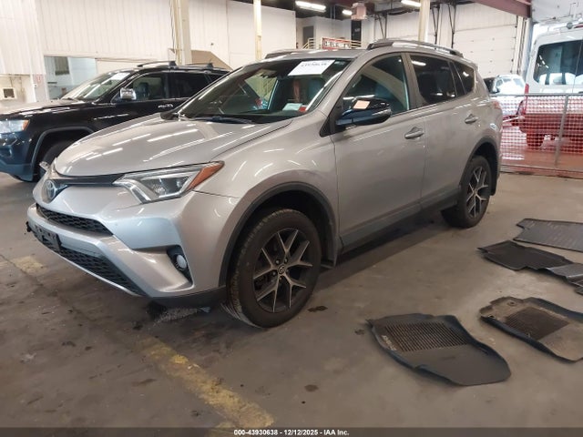 Toyota RAV4 SE 2017 2T3JFREV2HW685637 Image 2