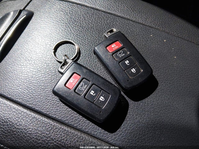 5TDKZRFH0KS318118 Toyota Highlander Se