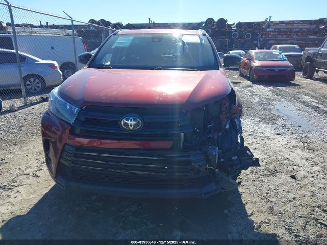 5TDKZRFH0KS318118 Toyota Highlander Se