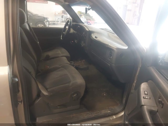 Auction sale of the 2001 Chevrolet Silverado 1500 Ls, vin: 2GCEC19T211337176, lot number: 43930650