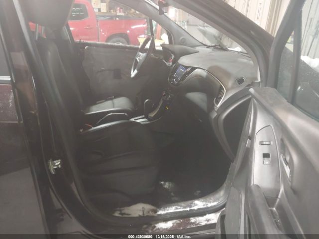 2022 CHEVROLET TRAX KL7CJPSM3NB521631 Photo 4