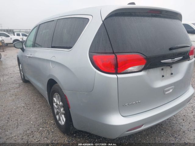 2023 CHRYSLER VOYAGER 2C4RC1CG4PR606902 Photo 2