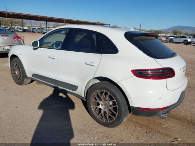2017 PORSCHE MACAN WP1AB2A53HLB12871 Photo 2