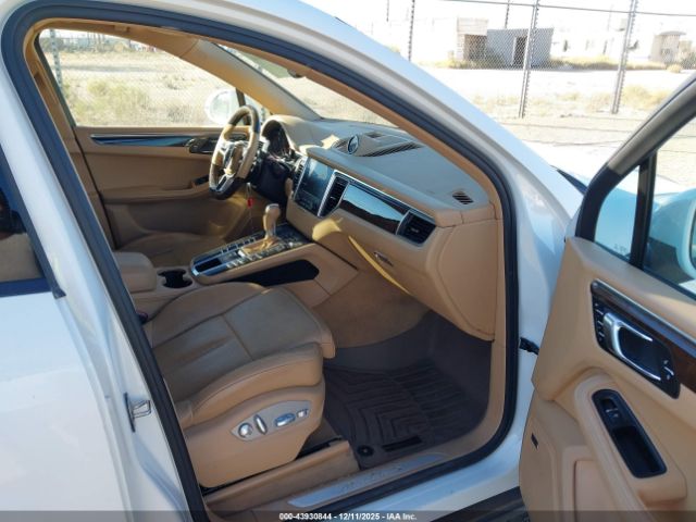 2017 PORSCHE MACAN WP1AB2A53HLB12871 Photo 4