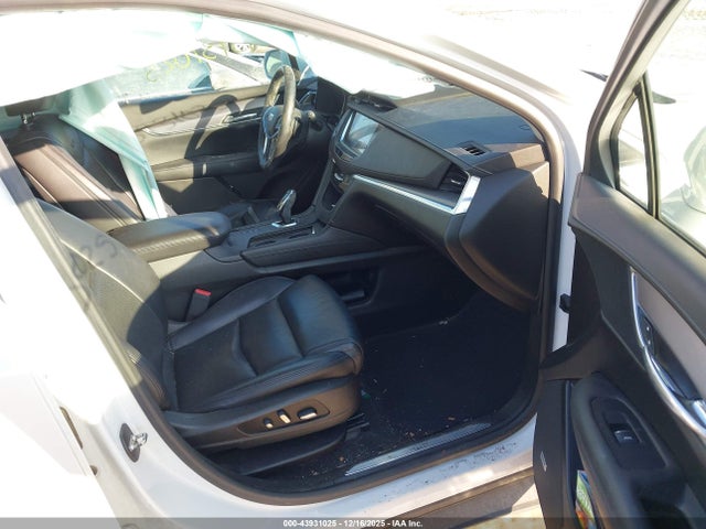 2017 CADILLAC XT5 1GYKNDRS3HZ185538 Photo 4