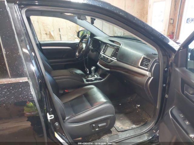 2019 TOYOTA HIGHLANDER 5TDJZRFH1KS595419 Photo 4