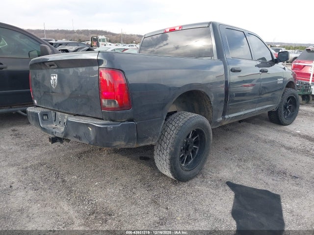 43931219 :رقم المزاد ، 3C6RR6KT8JG250534 vin ، 2018 Ram 1500 Express  4x2 5'7 Box مزاد بيع