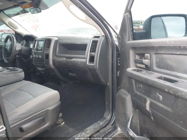 43931219 :رقم المزاد ، 3C6RR6KT8JG250534 vin ، 2018 Ram 1500 Express  4x2 5'7 Box مزاد بيع