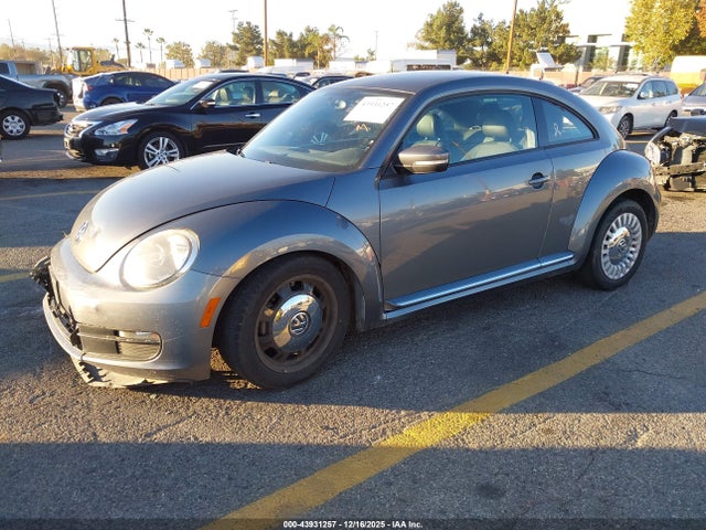 Volkswagen Beetle 2.5l 2014 3VWJP7AT4EM612866 Image 2