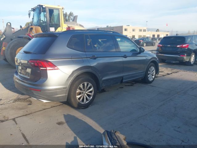2018 VOLKSWAGEN TIGUAN 3VV1B7AX9JM103887 Photo 3