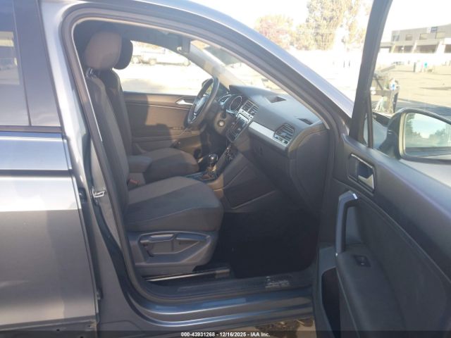 2018 VOLKSWAGEN TIGUAN 3VV1B7AX9JM103887 Photo 4