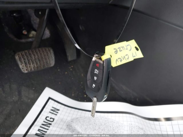 2017 CHEVROLET CRUZE 1G1BE5SM3H7238749 Photo 10