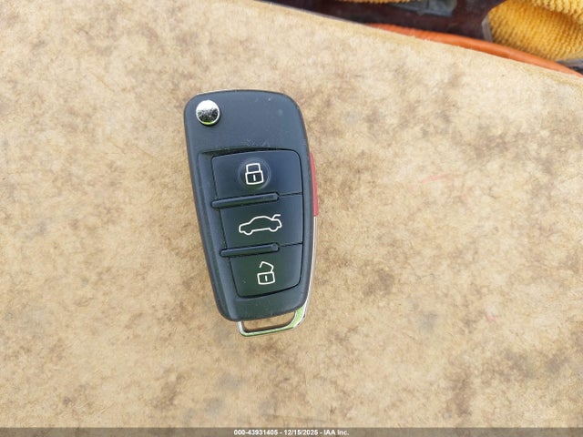 2016 AUDI A3 WAUA7GFF0G1056221 Photo 10
