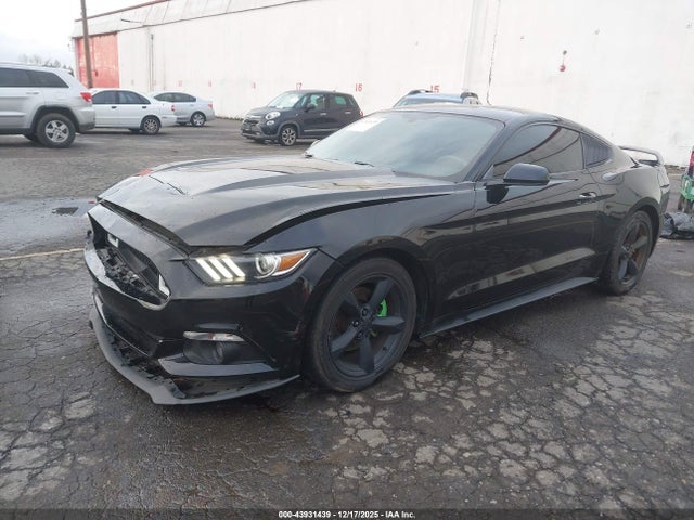 Ford Mustang V6 2015 1FA6P8AM7F5326661 Image 2