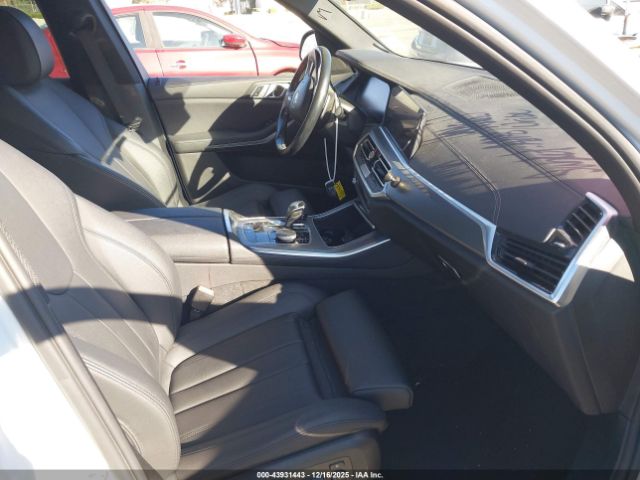 2019 BMW X5 5UXCR6C59KLL26232 Photo 4
