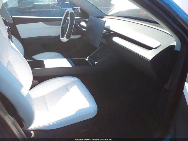2026 TESLA MODEL Y 7SAYGDED5TA459256 Photo 4