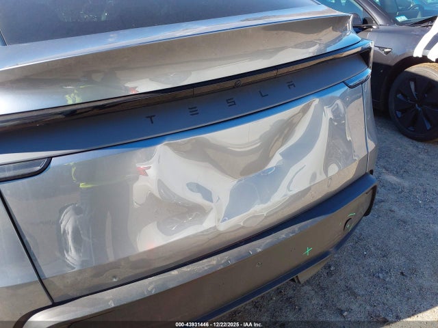 2026 TESLA MODEL Y 7SAYGDED5TA459256 Photo 5