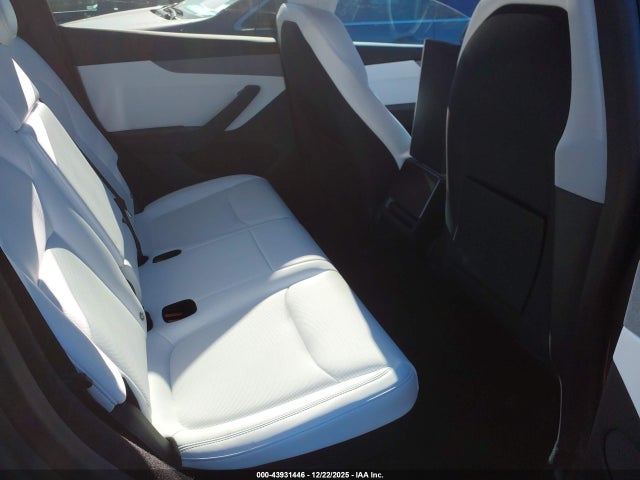 2026 TESLA MODEL Y 7SAYGDED5TA459256 Photo 7