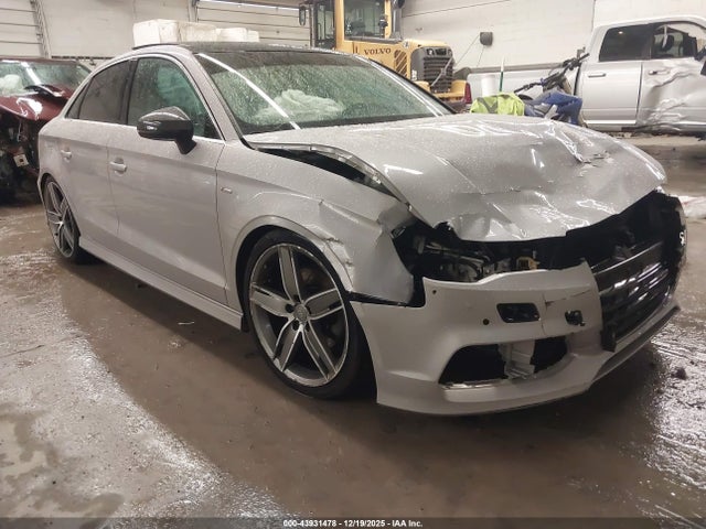2016 AUDI A3 WAUJ8GFF4G1002322 Photo 0