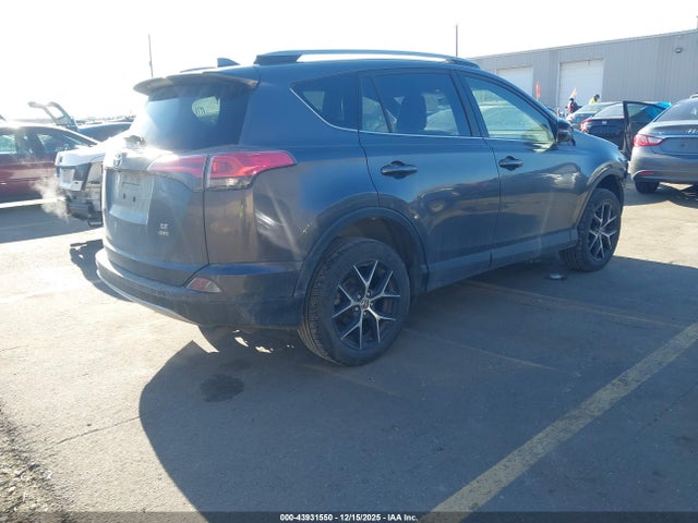 JTMJFREV2JJ258639 Toyota RAV4 SE