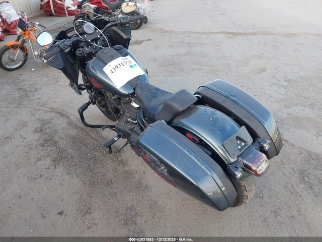 2025 HARLEY-DAVIDSON FXLRST 1HD1YXA22SB026787 Photo 2