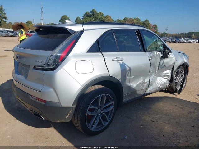 2021 CADILLAC XT4 1GYFZER49MF000630 Photo 3