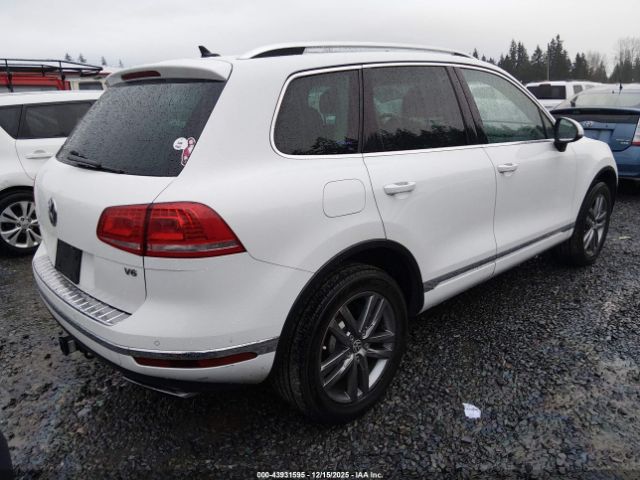2016 VOLKSWAGEN TOUAREG WVGEF9BP2GD012555 Photo 3