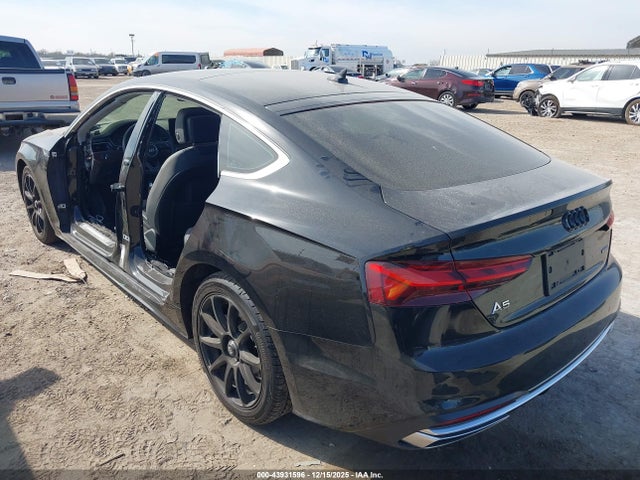 2022 AUDI A5 SPORTBACK WAUABCF59NA031412 Photo 2