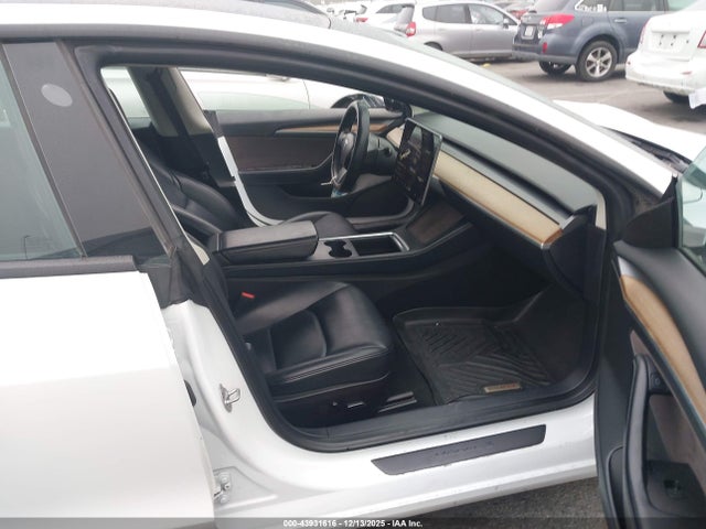 2023 TESLA MODEL 3 5YJ3E1EA1PF404863 Photo 4