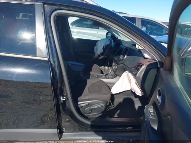 2021 JEEP CHEROKEE 1C4PJLCB5MD134821 Photo 4