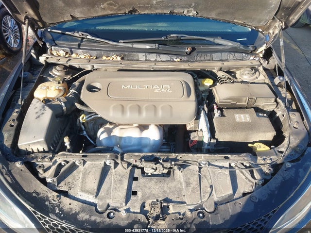 43931775 :رقم المزاد ، 1C3CCCAB8FN626904 vin ، 2015 Chrysler 200 Limited مزاد بيع
