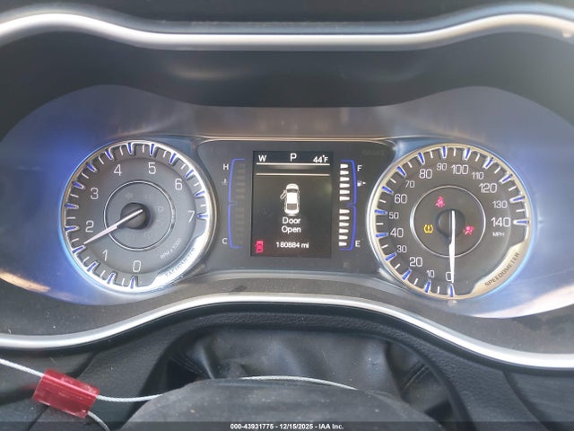 43931775 :رقم المزاد ، 1C3CCCAB8FN626904 vin ، 2015 Chrysler 200 Limited مزاد بيع