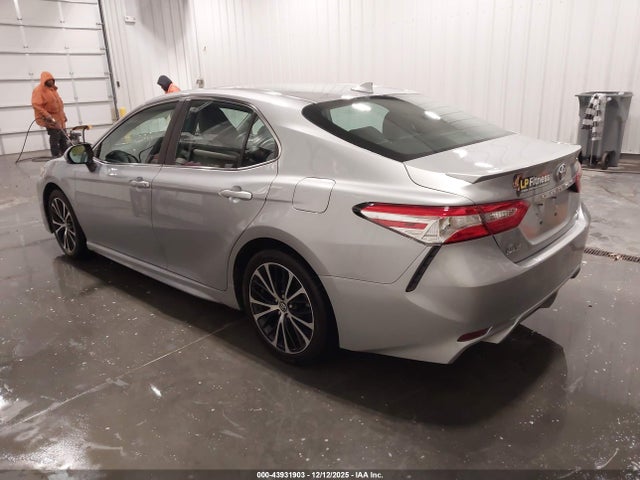 2020 TOYOTA CAMRY 4T1J11AK8LU302555 Photo 2