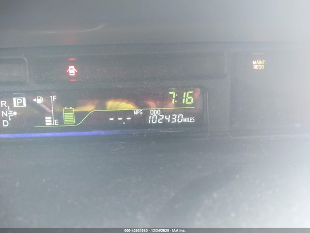 JTDZN3EU2EJ011637 Toyota Prius V Five