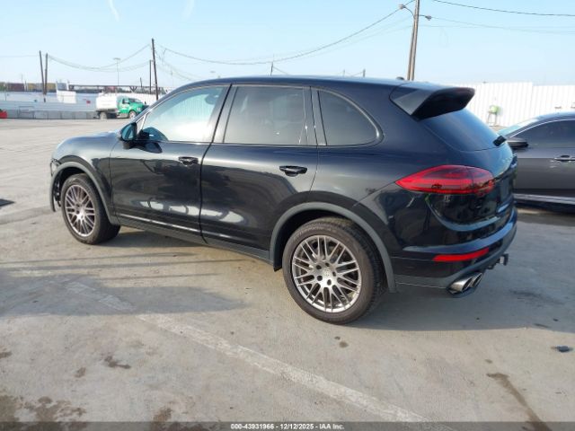 2016 PORSCHE CAYENNE WP1AB2A26GLA96217 Photo 2