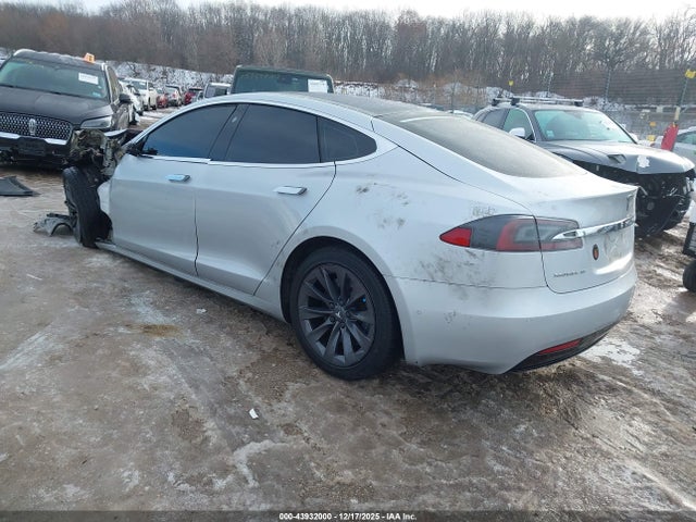 2017 TESLA MODEL S 5YJSA1E24HF217957 Photo 2