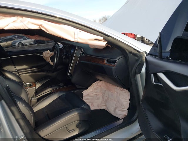 2017 TESLA MODEL S 5YJSA1E24HF217957 Photo 4