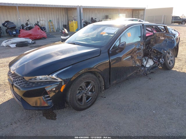 KIA K5 LXS 2023 5XXG14J26PG220609 Image 2