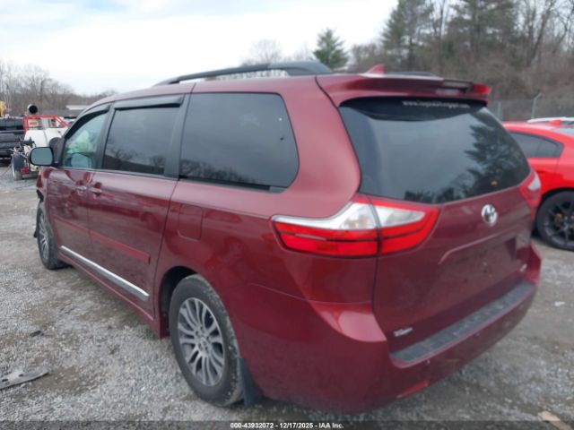 2018 TOYOTA SIENNA 5TDYZ3DC3JS940970 Photo 2
