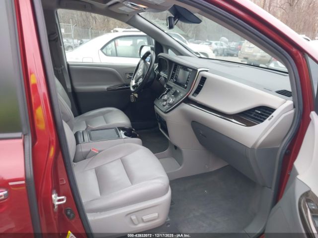 2018 TOYOTA SIENNA 5TDYZ3DC3JS940970 Photo 4