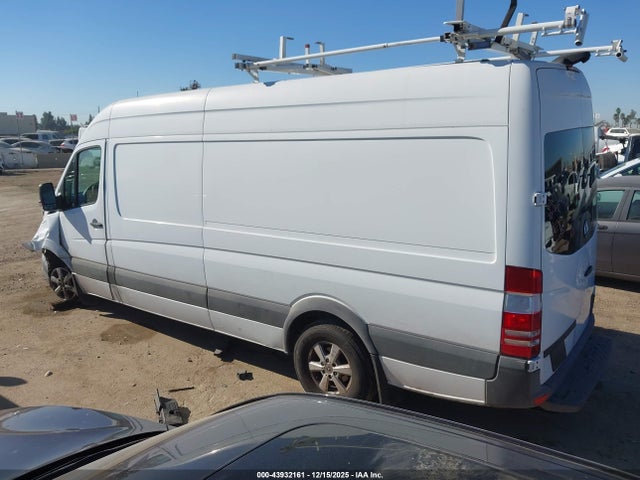 2017 MERCEDES-BENZ SPRINTER 2500 WD3PE8CD6HP558705 Photo 2