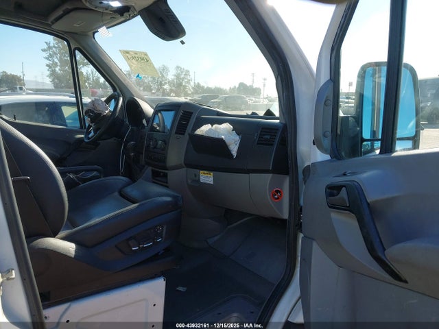 2017 MERCEDES-BENZ SPRINTER 2500 WD3PE8CD6HP558705 Photo 4