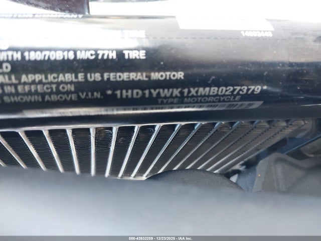 2021 HARLEY-DAVIDSON FXLRS 1HD1YWK1XMB027379 Photo 9