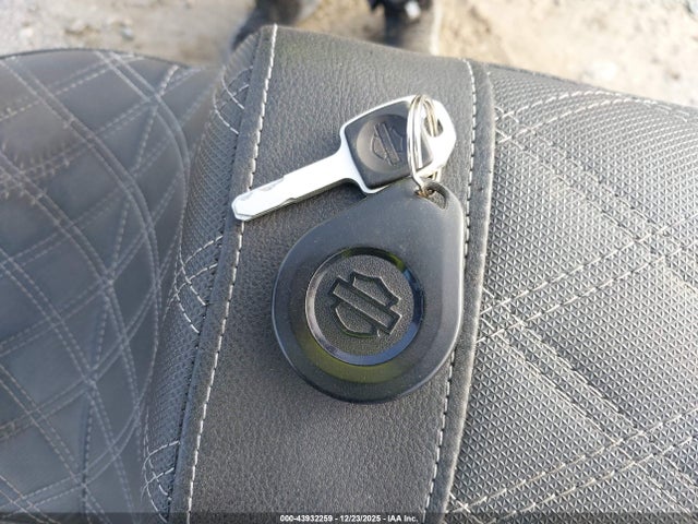 2021 HARLEY-DAVIDSON FXLRS 1HD1YWK1XMB027379 Photo 10