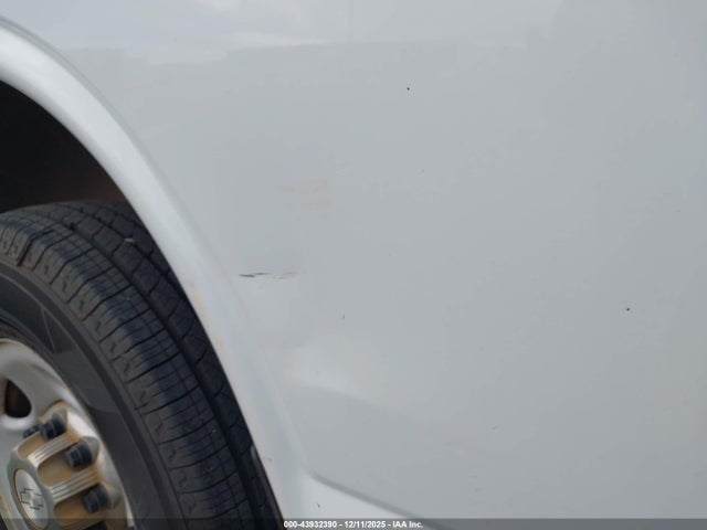 1GAZGPFF6H1275068 Chevrolet Express 3500 Lt